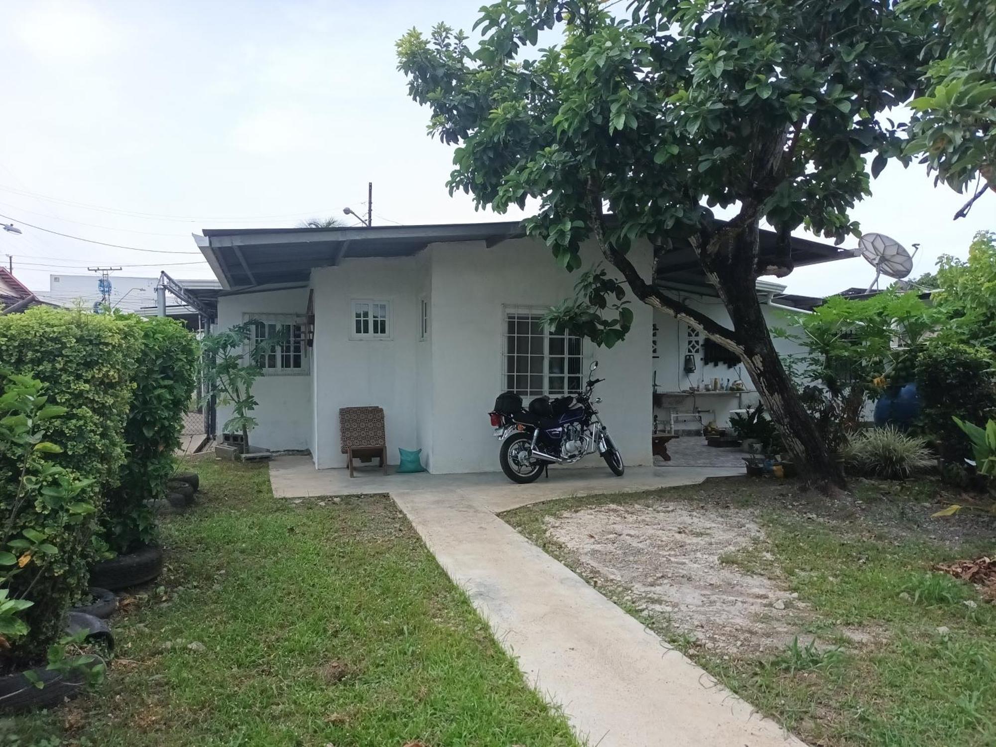 Gia'S Garage & Home For Bocas Travelers Almirante Buitenkant foto
